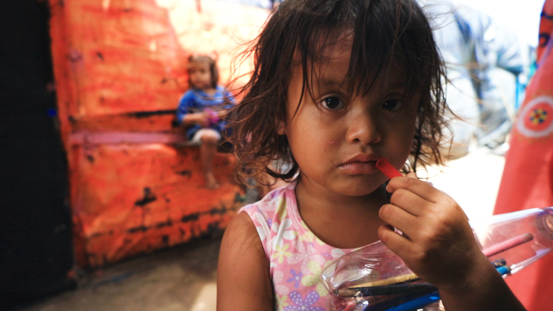 Pige i flygtningelejr